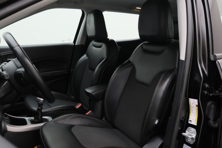 Jeep Compass 1.4 MultiAir Longitude Leder/Stof, Apple Carplay, Camera, Cruise, Climate, DAB, PDC, 17''