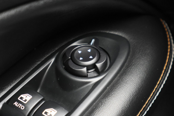 Jeep Compass 1.4 MultiAir Longitude Leder/Stof, Apple Carplay, Camera, Cruise, Climate, DAB, PDC, 17''