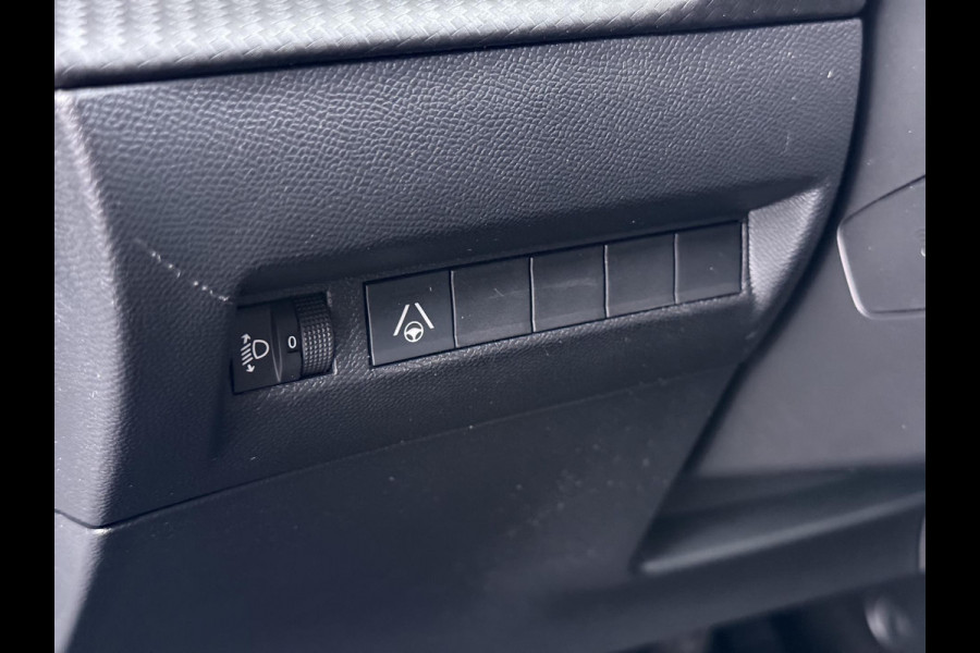 Peugeot 2008 1.2 Hybrid 136 Allure 19000 KM ! | ADAPTIVE CRUISE CONTROL | FULL LED | CAMERA VOOR & ACHTER | DIGITAL DASH | KEYLESS START | PARKEERSENSOREN V+A | DODEHOEKDETECTIE | ALL-IN PRIJS INCL. 12 MND BOVAG GARANTIE |