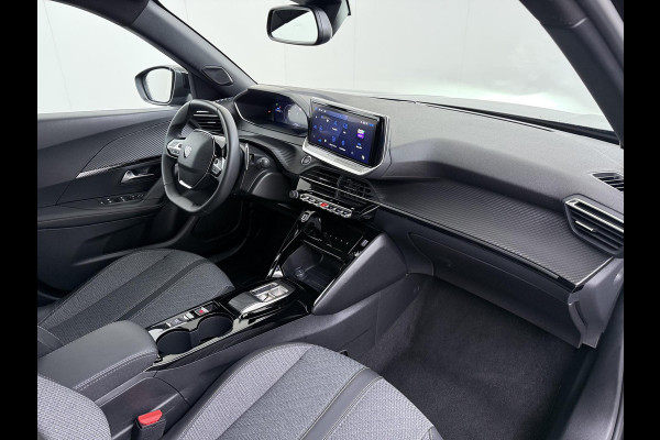 Peugeot 2008 1.2 Hybrid 136 Allure 19000 KM ! | ADAPTIVE CRUISE CONTROL | FULL LED | CAMERA VOOR & ACHTER | DIGITAL DASH | KEYLESS START | PARKEERSENSOREN V+A | DODEHOEKDETECTIE | ALL-IN PRIJS INCL. 12 MND BOVAG GARANTIE |