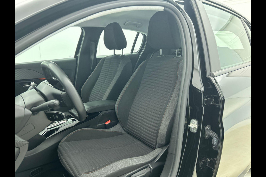 Peugeot e-208 EV Active 50 kWh SOH 100% Airco Navigatie Apple Carplay/Android Auto Cruise control Led
