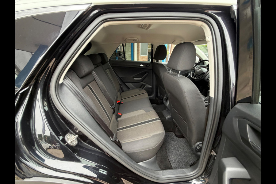 Volkswagen T-Roc 1.0 TSI Style 2018 Digitaal NAVI CLIMA NAP!