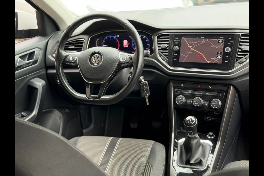 Volkswagen T-Roc 1.0 TSI Style 2018 Digitaal NAVI CLIMA NAP!