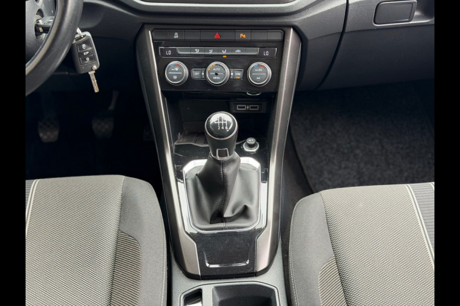 Volkswagen T-Roc 1.0 TSI Style 2018 Digitaal NAVI CLIMA NAP!