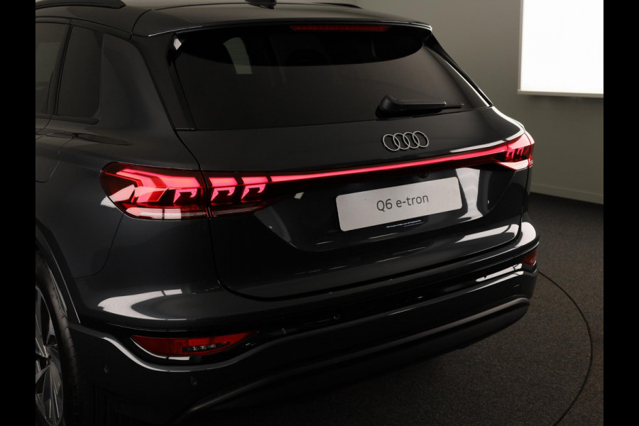 Audi Q6 e-tron Advanced edition 83Kwh 252 pk | Tech pro | Glazen panoramadak | Warmtewerend glas donker tint | Sportstoel zwart leder-kunstl |