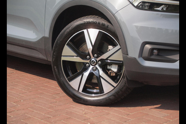 Volvo XC40 Recharge P8 AWD R-Design | SOH 91% | Trekhaak | Warmtepomp | Parkeersensoren | Apple Carplay | ACC |  NL-Auto |