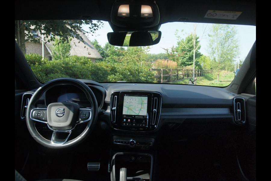 Volvo XC40 Recharge P8 AWD R-Design | SOH 91% | Trekhaak | Warmtepomp | Parkeersensoren | Apple Carplay | ACC |  NL-Auto |