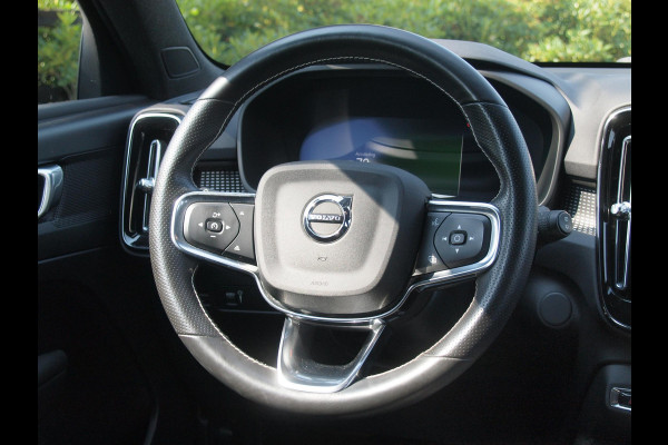 Volvo XC40 Recharge P8 AWD R-Design | SOH 91% | Trekhaak | Warmtepomp | Parkeersensoren | Apple Carplay | ACC |  NL-Auto |
