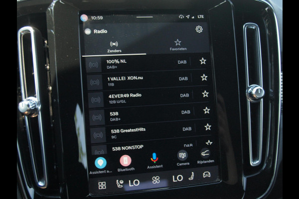 Volvo XC40 Recharge P8 AWD R-Design | SOH 91% | Trekhaak | Warmtepomp | Parkeersensoren | Apple Carplay | ACC |  NL-Auto |