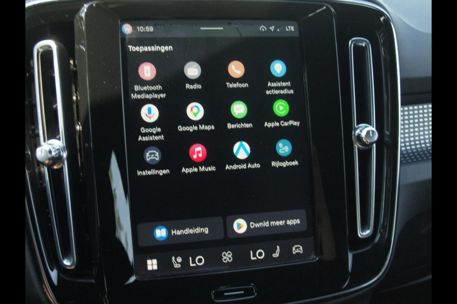 Volvo XC40 Recharge P8 AWD R-Design | SOH 91% | Trekhaak | Warmtepomp | Parkeersensoren | Apple Carplay | ACC |  NL-Auto |