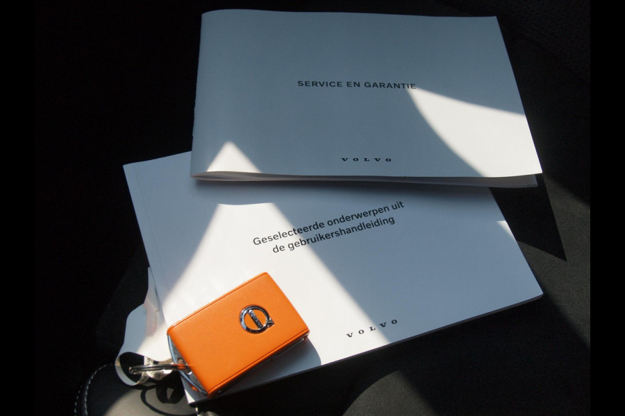Volvo XC40 Recharge P8 AWD R-Design | SOH 91% | Trekhaak | Warmtepomp | Parkeersensoren | Apple Carplay | ACC |  NL-Auto |