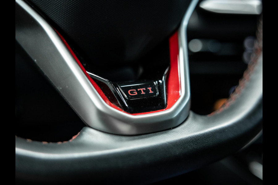 Volkswagen Golf 2.0 TSI GTI