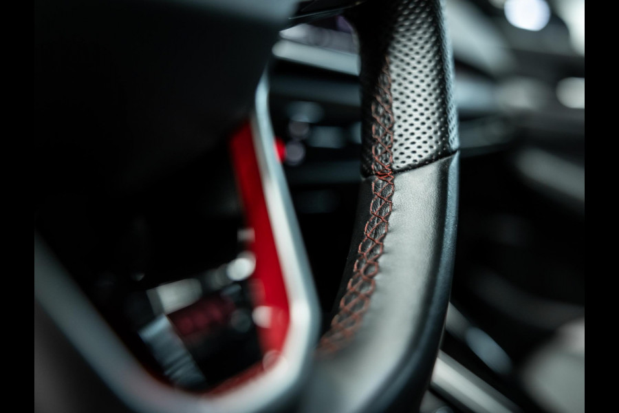 Volkswagen Golf 2.0 TSI GTI