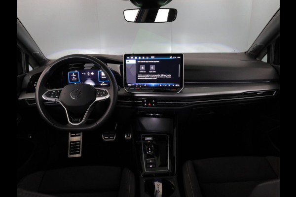 Volkswagen Golf 1.5 eHybrid 50 Edition 204 pk Automaat (DSG) | Verlengde garantie | Navigatie | Parkeersensoren | Achteruitrijcamera | Adaptieve cruise control | Stoelverwarming |