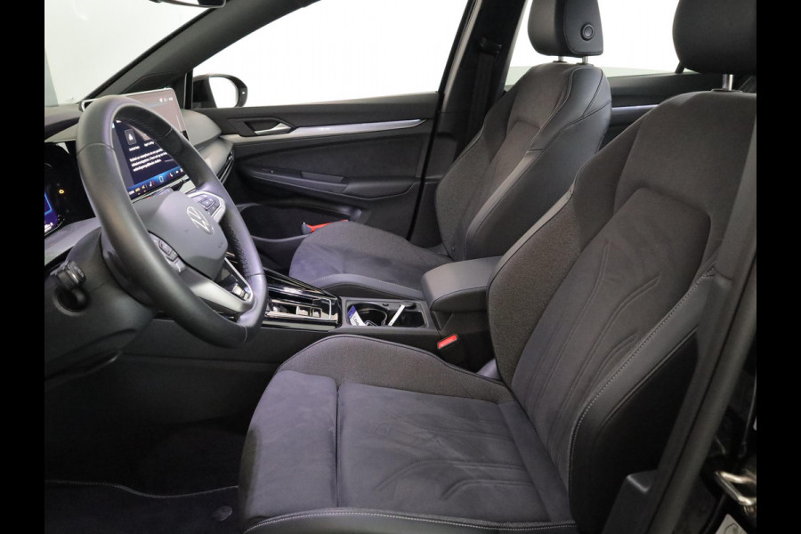 Volkswagen Golf 1.5 eHybrid 50 Edition 204 pk Automaat (DSG) | Verlengde garantie | Navigatie | Parkeersensoren | Achteruitrijcamera | Adaptieve cruise control | Stoelverwarming |