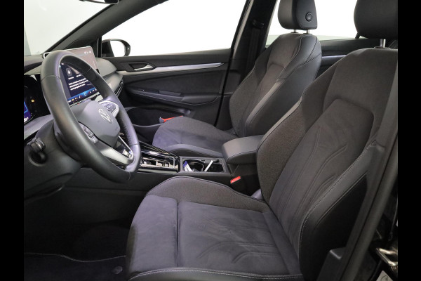 Volkswagen Golf 1.5 eHybrid 50 Edition 204 pk Automaat (DSG) | Verlengde garantie | Navigatie | Parkeersensoren | Achteruitrijcamera | Adaptieve cruise control | Stoelverwarming |