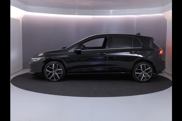 Volkswagen Golf 1.5 eHybrid 50 Edition 204 pk Automaat (DSG) | Verlengde garantie | Navigatie | Parkeersensoren | Achteruitrijcamera | Adaptieve cruise control | Stoelverwarming |