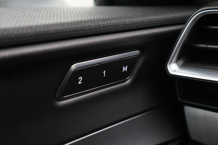 Lynk & Co 01 1.5 360° Camera, Panoramadak, ACC, Apple Carplay, Infinity Sound, DAB, 20''