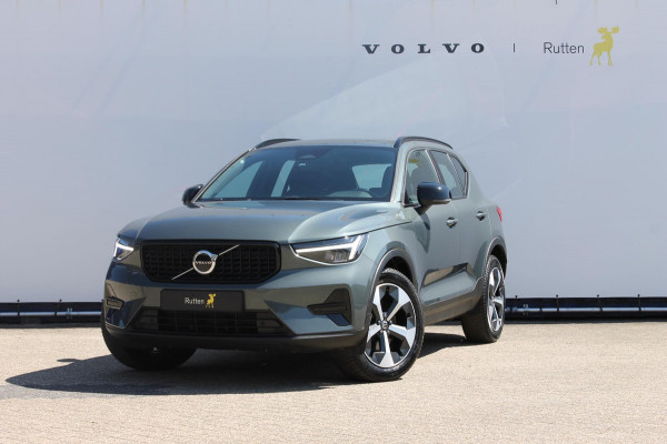Volvo XC40 B4 211PK Automaat Plus Dark Semi elektrisch wegklapbare trekhaak / Verwarmbare voorruit / Google infotainment / Elektrisch bedienbare bestuurdersstoel met geheugen