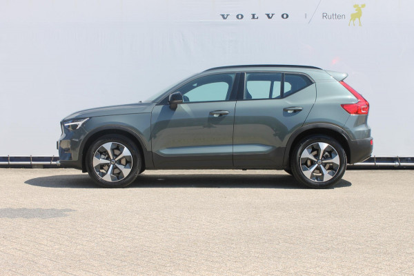 Volvo XC40 B4 211PK Automaat Plus Dark Semi elektrisch wegklapbare trekhaak / Verwarmbare voorruit / Google infotainment / Elektrisch bedienbare bestuurdersstoel met geheugen