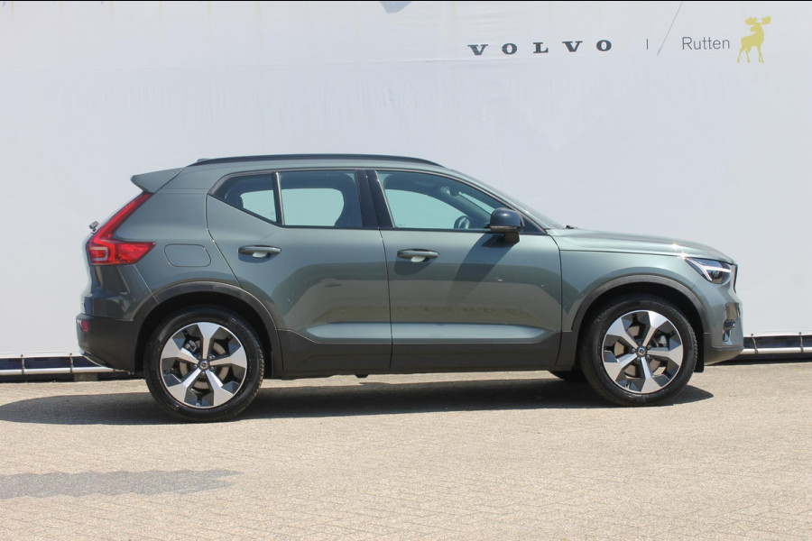 Volvo XC40 B4 211PK Automaat Plus Dark Semi elektrisch wegklapbare trekhaak / Verwarmbare voorruit / Google infotainment / Elektrisch bedienbare bestuurdersstoel met geheugen