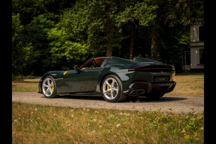 Ferrari 12Cilindri Spider 6.5 V12 | Verde British | Full spec! | Airbrushed shields | Lift