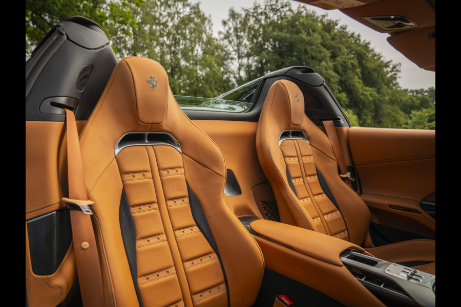 Ferrari 12Cilindri Spider 6.5 V12 | Verde British | Full spec! | Airbrushed shields | Lift