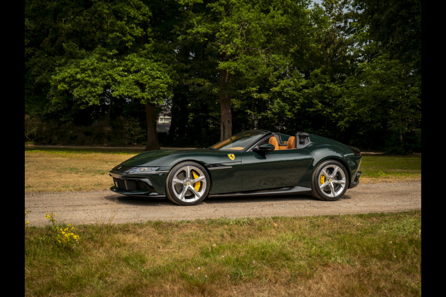 Ferrari 12Cilindri Spider 6.5 V12 | Verde British | Full spec! | Airbrushed shields | Lift