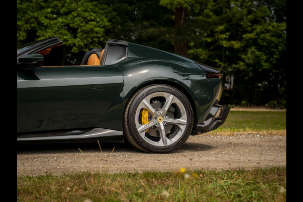 Ferrari 12Cilindri Spider 6.5 V12 | Verde British | Full spec! | Airbrushed shields | Lift