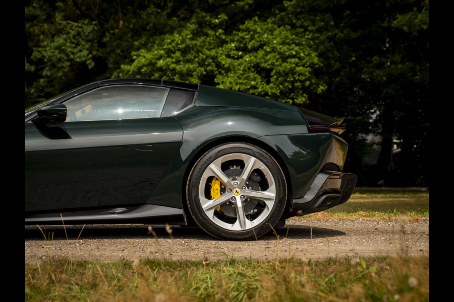 Ferrari 12Cilindri Spider 6.5 V12 | Verde British | Full spec! | Airbrushed shields | Lift