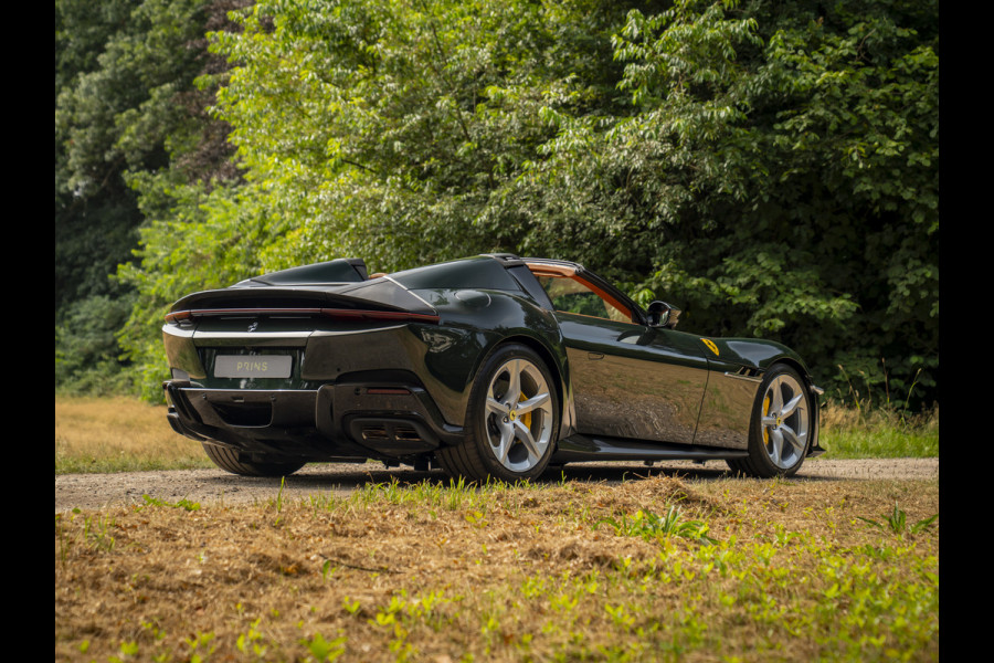 Ferrari 12Cilindri Spider 6.5 V12 | Verde British | Full spec! | Airbrushed shields | Lift