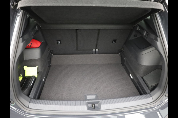 Volkswagen Tiguan 1.5 eTSI R-Line Edition | Head Up | Side Assist | Black Style | Prijs Rijklaar!!