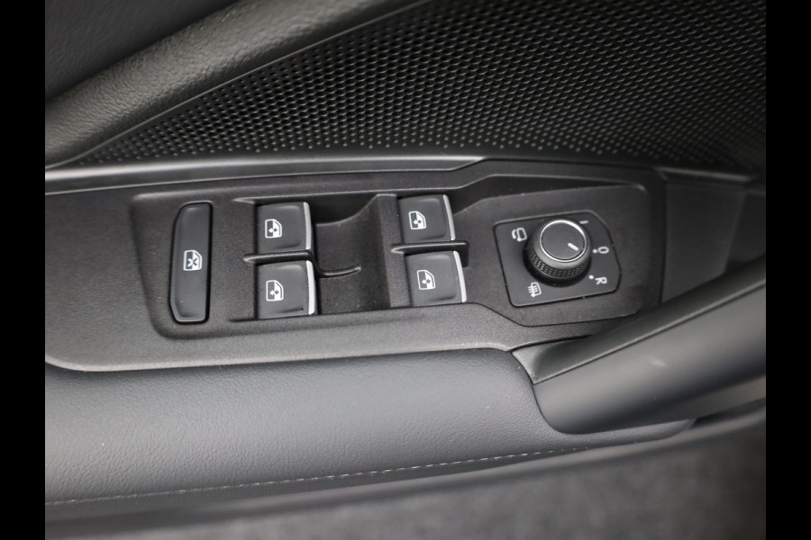 Volkswagen Tiguan 1.5 eTSI R-Line Edition | Head Up | Side Assist | Black Style | Prijs Rijklaar!!