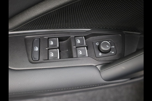 Volkswagen Tiguan 1.5 eTSI R-Line Edition | Head Up | Side Assist | Black Style | Prijs Rijklaar!!