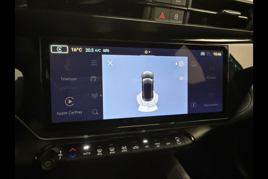 Alfa Romeo junior Elettrica Automaat 156PK Adaptieve Cruise Control LMV 18 inch Full Led Matrix Parkeer sensoren Navigatie Apple Carplay / Android auto  Climate Control