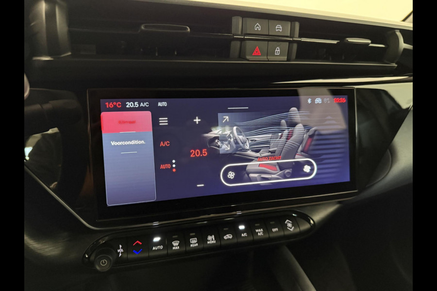 Alfa Romeo junior Elettrica Automaat 156PK Adaptieve Cruise Control LMV 18 inch Full Led Matrix Parkeer sensoren Navigatie Apple Carplay / Android auto  Climate Control