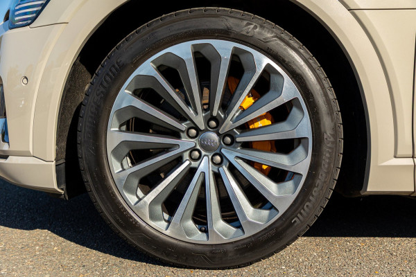 Audi e-tron E-tron 55 quattro advanced Pro Line Plus 95 kWh Soh 95% I Siambiege I Luchtvering I Stoelkoeling & verwarming I B&O