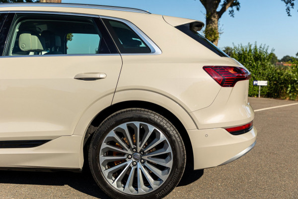 Audi e-tron E-tron 55 quattro advanced Pro Line Plus 95 kWh Soh 95% I Siambiege I Luchtvering I Stoelkoeling & verwarming I B&O