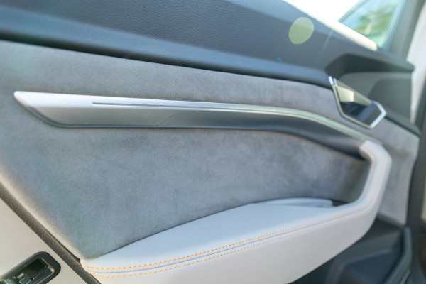 Audi e-tron E-tron 55 quattro advanced Pro Line Plus 95 kWh Soh 95% I Siambiege I Luchtvering I Stoelkoeling & verwarming I B&O