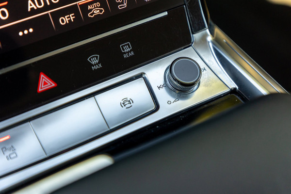Audi e-tron E-tron 55 quattro advanced Pro Line Plus 95 kWh Soh 95% I Siambiege I Luchtvering I Stoelkoeling & verwarming I B&O