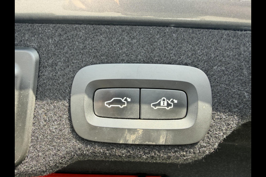 Volvo S90 2.0 D4 Momentum+ | Navigatie | Lederen Bekleding | Trekhaak | Elektrische Achterklep | Stoelverwarming |