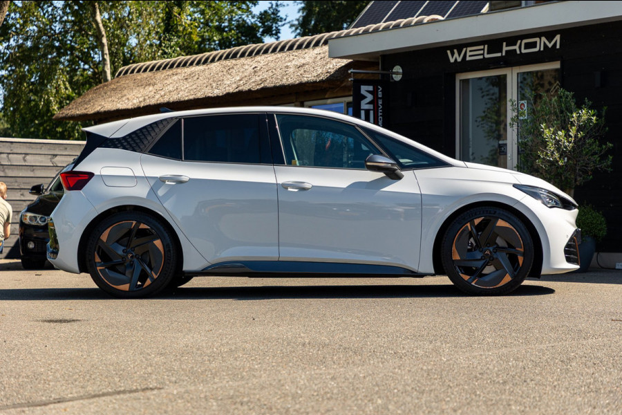 CUPRA Born Copper Edition One 62 kWh Soh 89% I Panoramadak I Adaptive Cruise I 360 Camera I CarPlay I Android I NL Auto I NAP