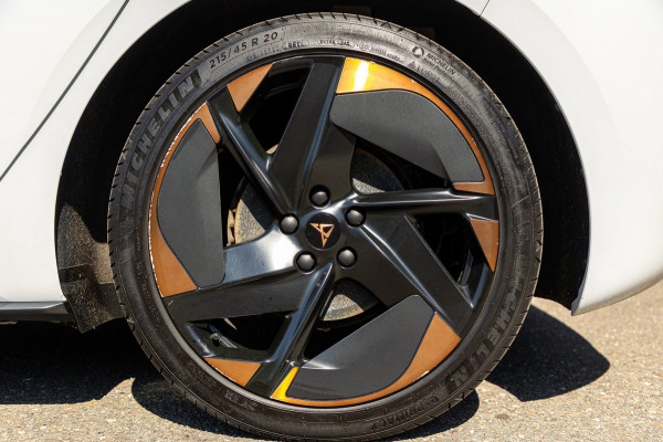 CUPRA Born Copper Edition One 62 kWh Soh 89% I Panoramadak I Adaptive Cruise I 360 Camera I CarPlay I Android I NL Auto I NAP