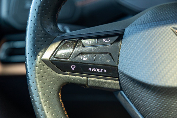 CUPRA Born Copper Edition One 62 kWh Soh 89% I Panoramadak I Adaptive Cruise I 360 Camera I CarPlay I Android I NL Auto I NAP
