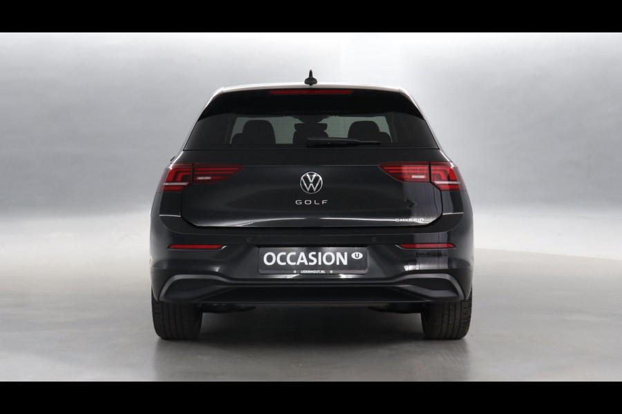 Volkswagen Golf 1.5 eHybrid 204pk Life Edition DSG / Navigatie via App Connect / Stoel+Stuurverwarming / Camera
