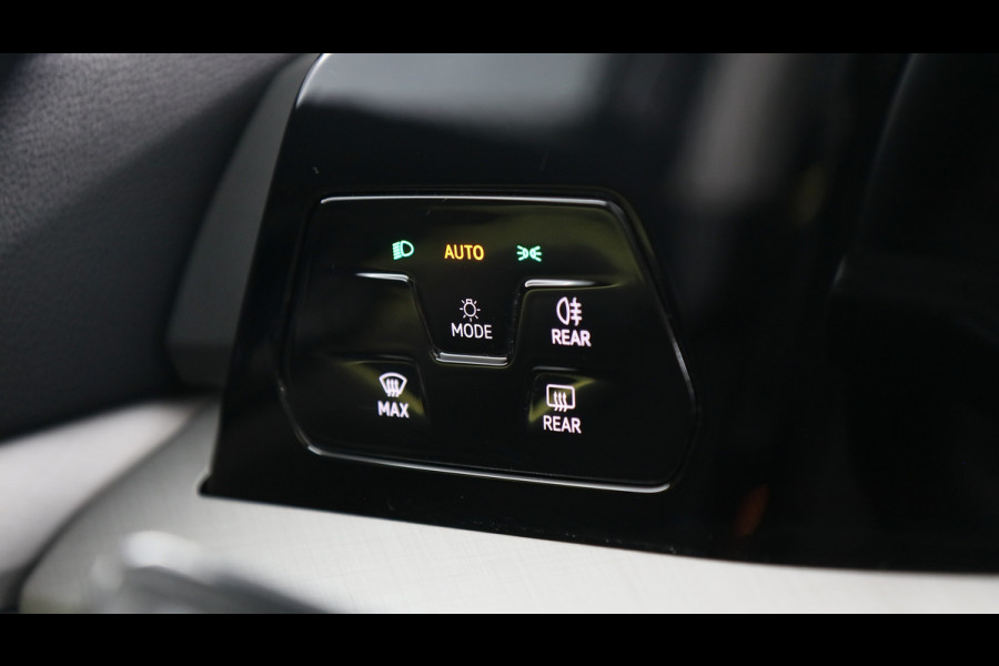 Volkswagen Golf 1.5 eHybrid 204pk Life Edition DSG / Navigatie via App Connect / Stoel+Stuurverwarming / Camera