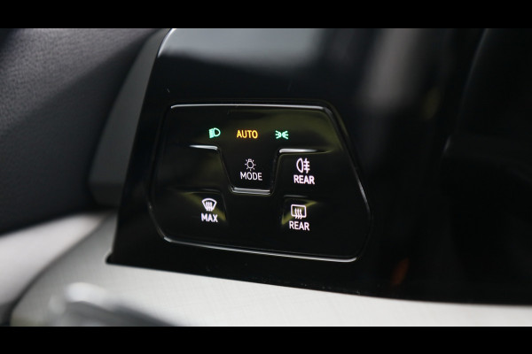 Volkswagen Golf 1.5 eHybrid 204pk Life Edition DSG / Navigatie via App Connect / Stoel+Stuurverwarming / Camera