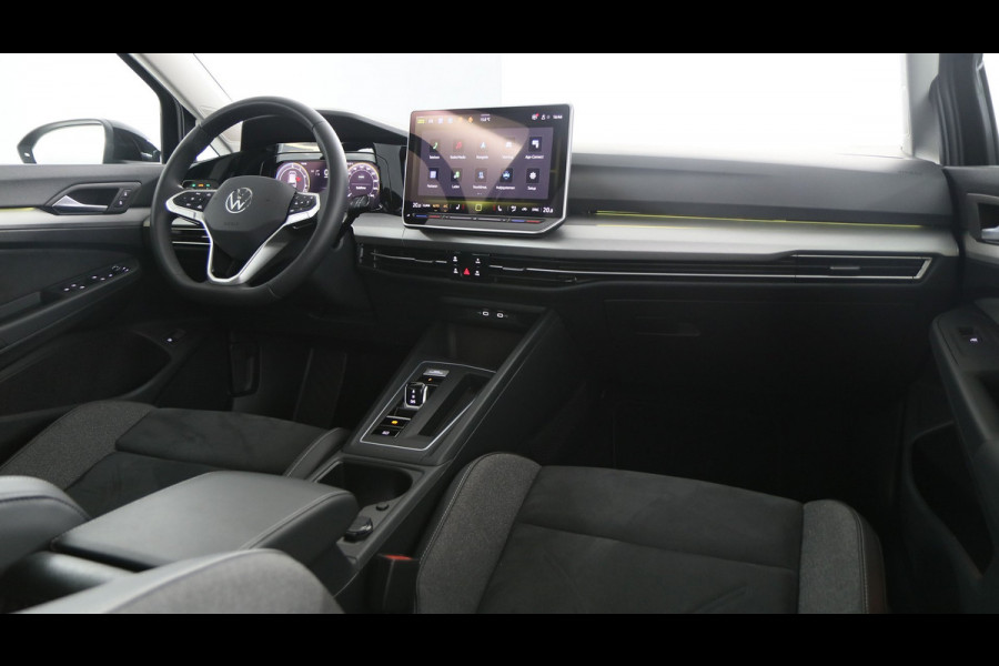 Volkswagen Golf 1.5 eHybrid 204pk Life Edition DSG / Navigatie via App Connect / Stoel+Stuurverwarming / Camera