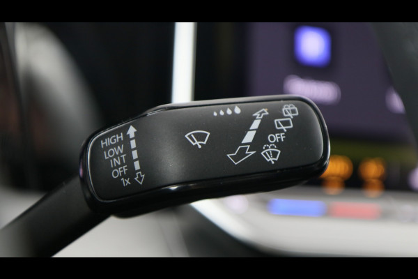 Volkswagen Golf 1.5 eHybrid 204pk Life Edition DSG / Navigatie via App Connect / Stoel+Stuurverwarming / Camera