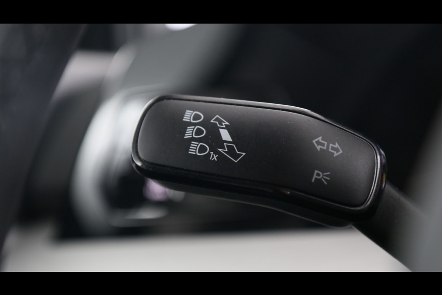 Volkswagen Golf 1.5 eHybrid 204pk Life Edition DSG / Navigatie via App Connect / Stoel+Stuurverwarming / Camera